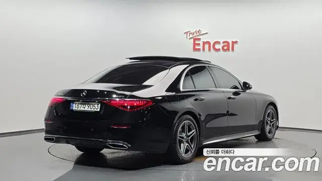 Mercedes-Benz S-Class 2023 — Photo 11/33