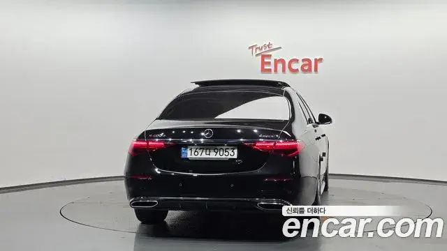 Mercedes-Benz S-Class 2023 — Photo 30/33