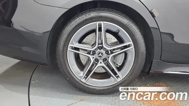 Mercedes-Benz S-Class 2023 — Photo 29/33