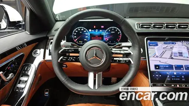Mercedes-Benz S-Class 2024 — Photo 4/33