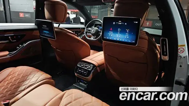 Mercedes-Benz S-Class 2024 — Photo 18/33