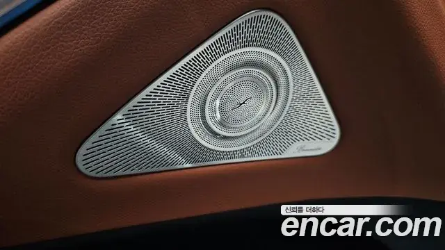 Mercedes-Benz S-Class 2024 — Photo 25/33