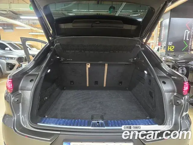 Porsche Cayenne 2020 — ფოტო 15/20