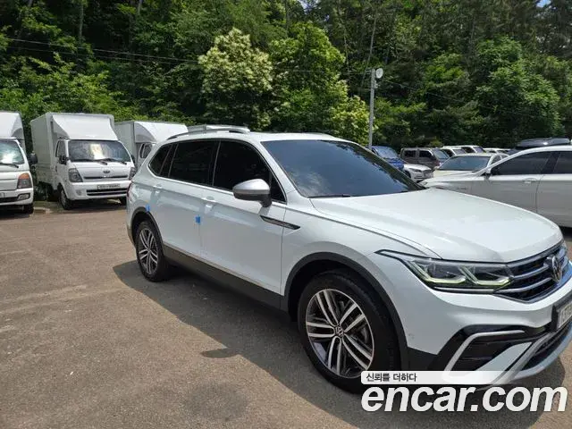 Volkswagen Tiguan Allspace 2023 — Photo 12/20