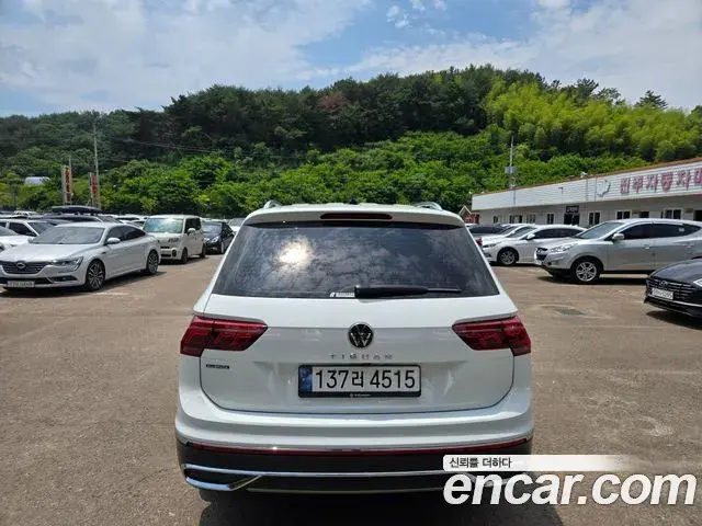 Volkswagen Tiguan Allspace 2023 — Photo 11/20