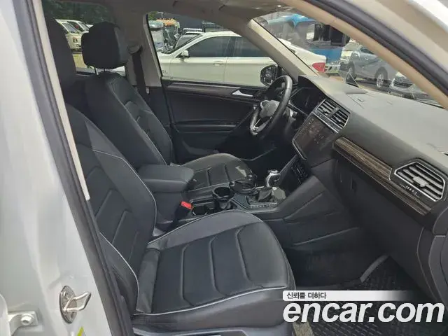 Volkswagen Tiguan Allspace 2023 — Photo 4/20