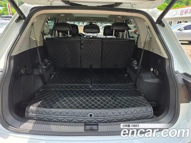 Volkswagen Tiguan Allspace 2023 — Photo 7/20
