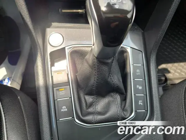 Volkswagen Tiguan Allspace 2023 — Photo 3/20