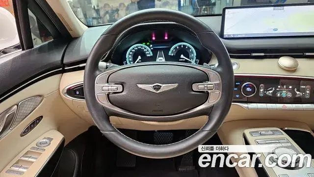 Genesis GV70 2021 — Photo 25/30