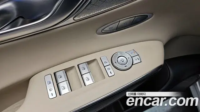 Genesis GV70 2021 — Photo 2/30