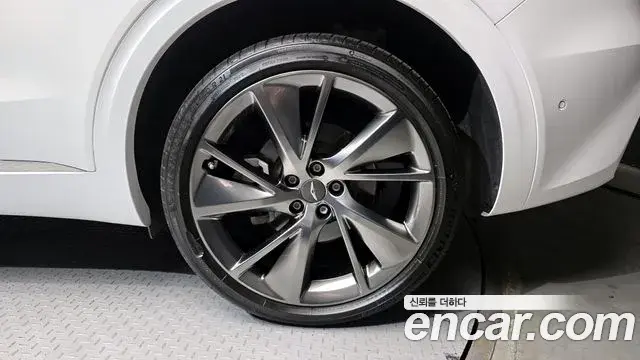 Genesis GV70 2021 — Photo 13/30