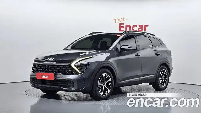 Kia Sportage 2022 — Фото 1/20