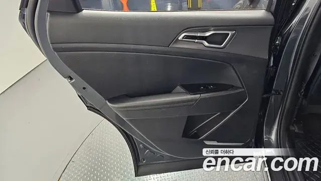 Kia Sportage 2022 — ფოტო 10/31