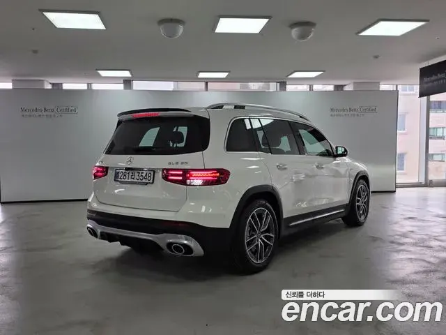 Mercedes-Benz GLB-Class 2025 — ფოტო 1/17