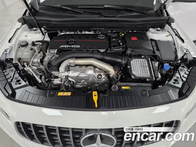 Mercedes-Benz GLB-Class 2025 — ფოტო 5/17