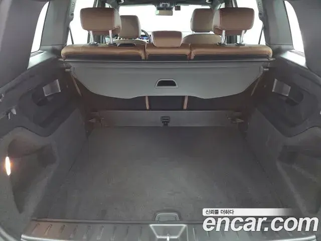 Mercedes-Benz GLB-Class 2025 — ფოტო 10/17