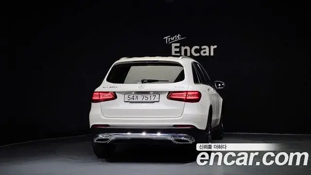 Mercedes-Benz GLC-Class 2018 — Photo 4/20