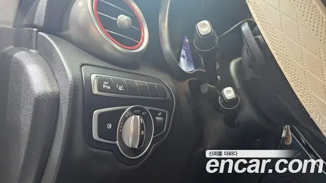 Mercedes-Benz GLC-Class 2018 — Photo 16/20