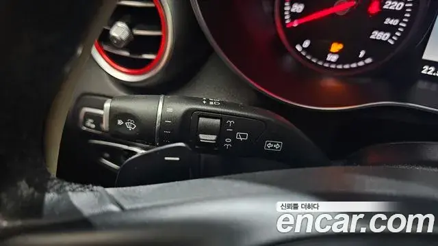 Mercedes-Benz GLC-Class 2018 — Photo 17/20