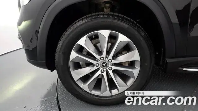 Mercedes-Benz GLE-Class 2021 — Photo 13/29