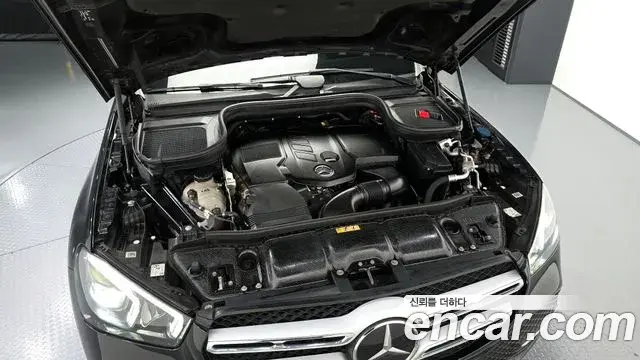 Mercedes-Benz GLE-Class 2021 — Photo 4/29