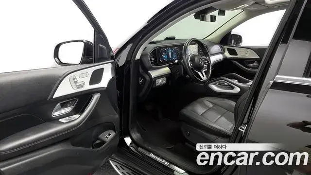 Mercedes-Benz GLE-Class 2021 — Photo 26/29