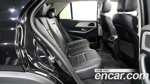 Mercedes-Benz GLE-Class 2021 — Photo 19/29