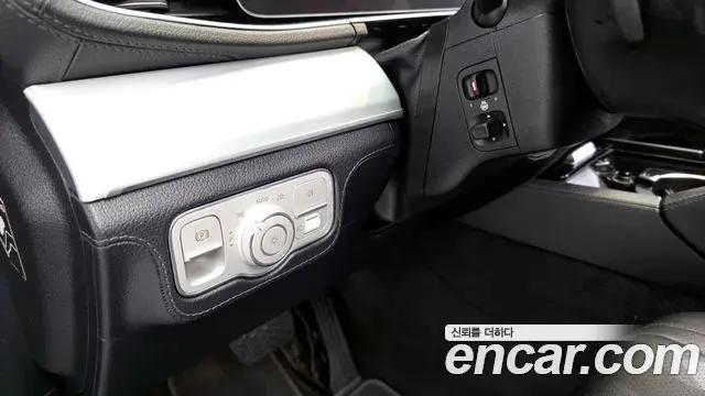 Mercedes-Benz GLE-Class 2021 — Photo 9/29