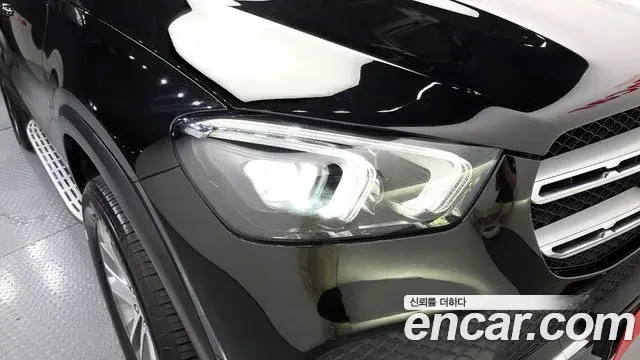 Mercedes-Benz GLE-Class 2021 — Photo 29/29