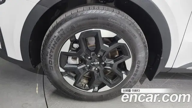 Kia Sorento 2023 — Фото 5/20