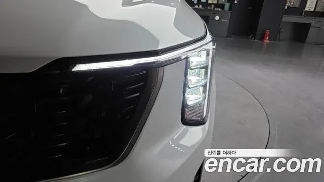 Kia Sorento 2023 — Photo 4/31