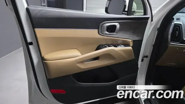 Kia Sorento 2023 — Photo 25/31