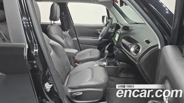 Jeep Renegade 2022 — Фото 11/20