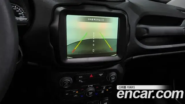 Jeep Renegade 2022 — Фото 14/20