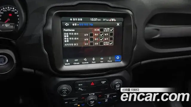 Jeep Renegade 2022 — Фото 15/20