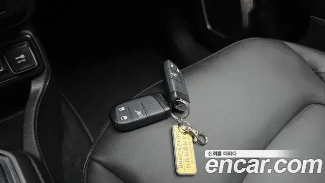 Jeep Renegade 2022 — Photo 32/33
