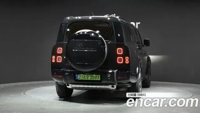Land Rover Defender 2026 — ფოტო 16/20