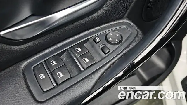 BMW 3 Series 2018 — Photo 3/32