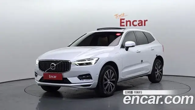 Volvo XC60 2021 — ფოტო 9/38
