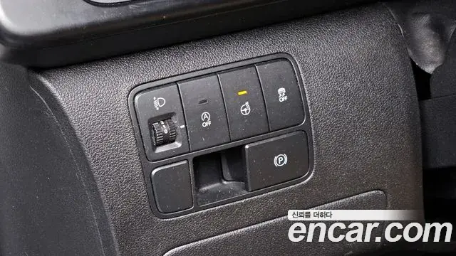 Hyundai Staria 2021 — Фото 17/20
