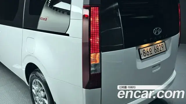 Hyundai Staria 2021 — Photo 5/31