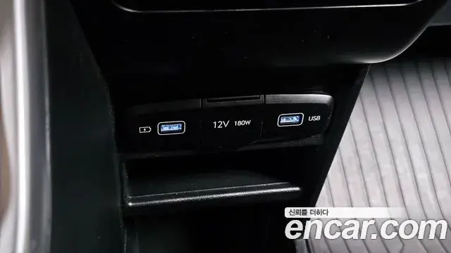 Hyundai Staria 2021 — Photo 27/31