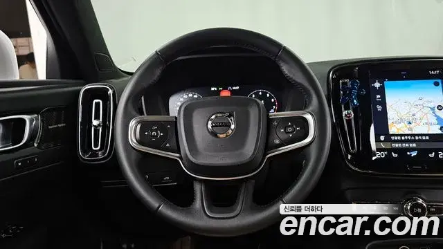Volvo XC40 2020 — Фото 13/20