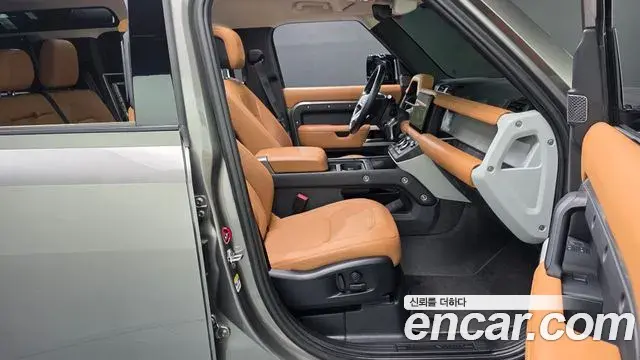 Land Rover Defender 2022 — Şəkil 28/35
