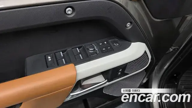 Land Rover Defender 2022 — Şəkil 18/35
