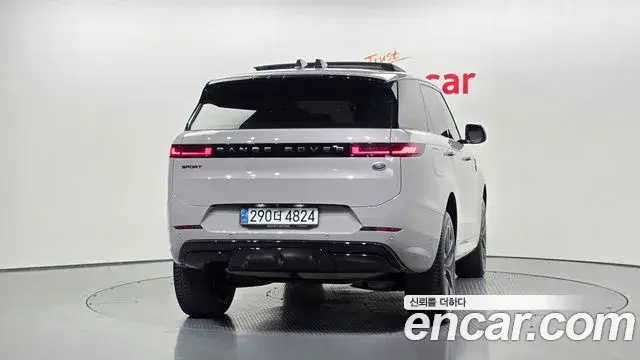 Land Rover Range Rover Sport 2023 — Şəkil 28/36