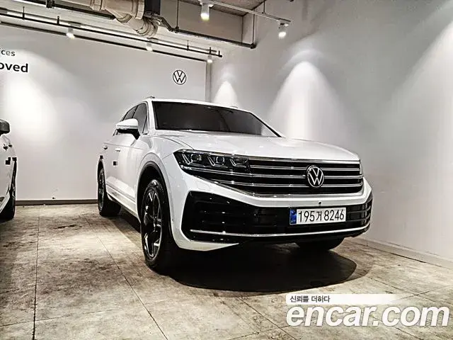 Volkswagen Touareg 2024 — Photo 1/14