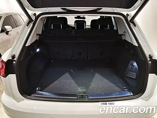 Volkswagen Touareg 2024 — Photo 2/14