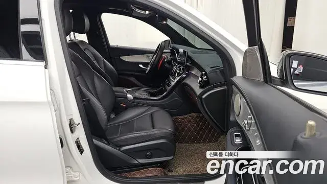 Mercedes-Benz GLC-Class 2020 — Şəkil 16/31
