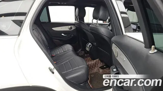 Mercedes-Benz GLC-Class 2020 — Şəkil 14/31
